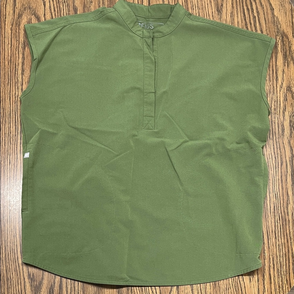 Figs Women's Mossy Green Short Sleeve Top